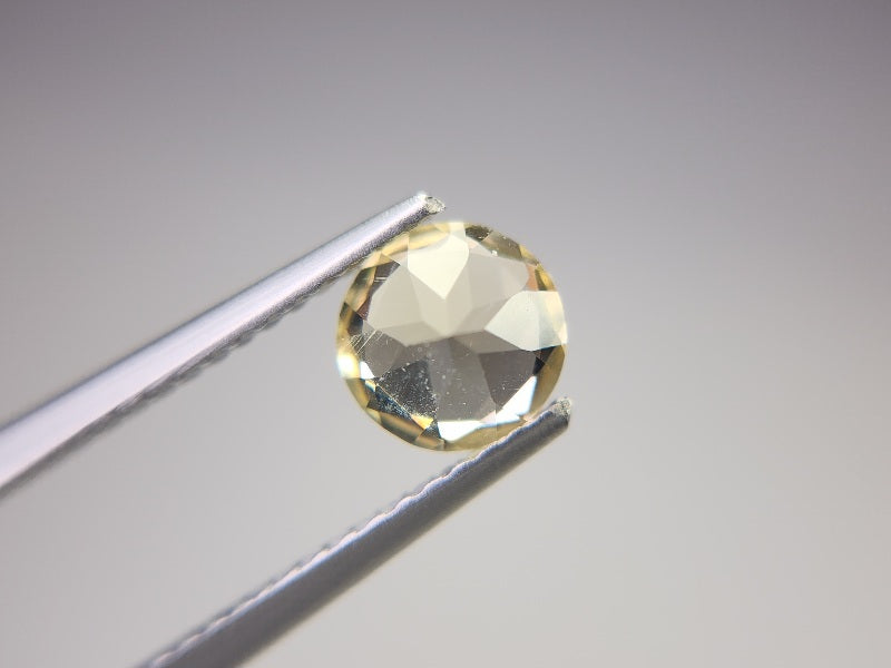 0091-11　イエローラブラドライト　0.80ct