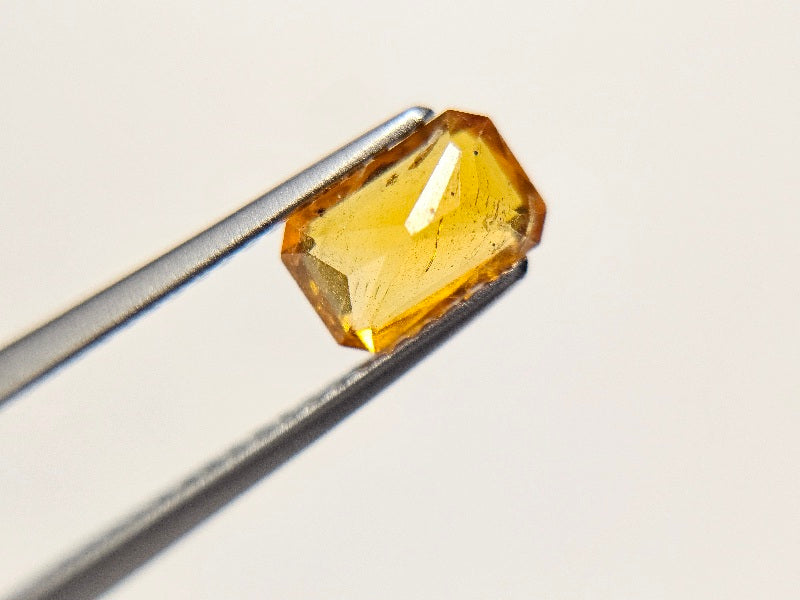 CLN-1　クリノヒューマイト　0.92ct