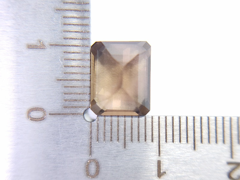 SMQ-13　スモーキークォーツ　4.05ct