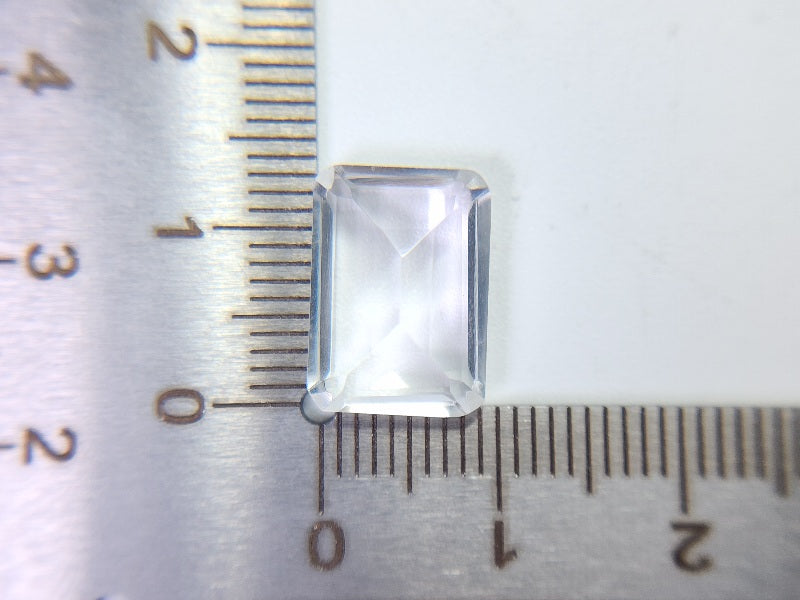 SUI-19　水晶　6.87ct