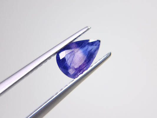 SA-69　蛍光！サファイア　0.86ct