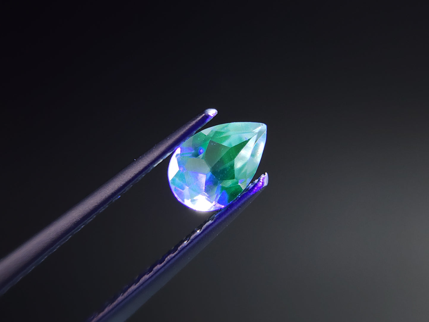 0006【ランダム発送】蛍光ハイアライトオパール【1石あたり約0.32ct】