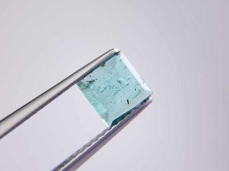 EM-13　エメラルド　0.56ct
