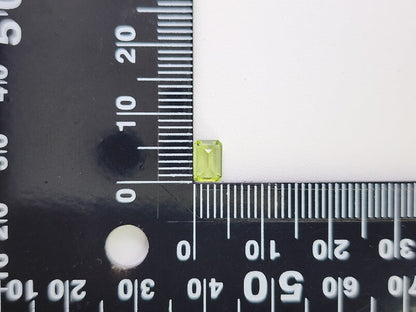 0238-2　ペリドット　0.63ct