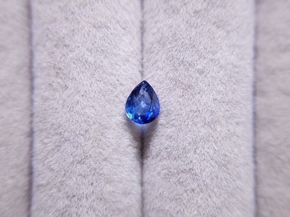 0904-8　サファイア　0.65ct