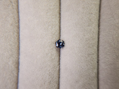 0002-3　スピネル　0.18ct